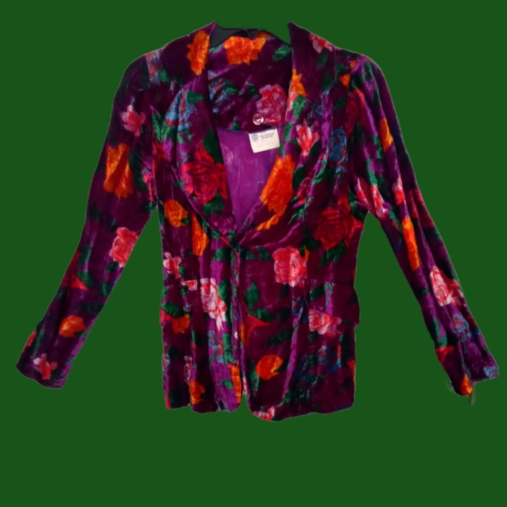BEAUTIFUL VINTAGE BLAZER😍🌹